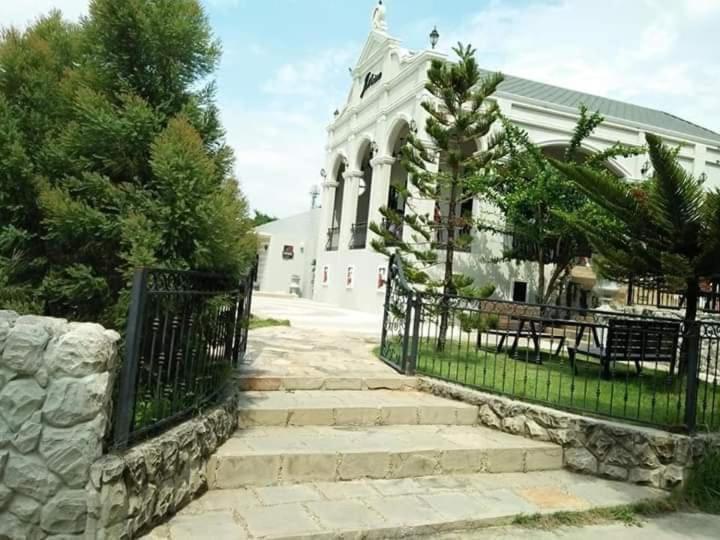 Je T'Aime Cafe & Villa Sing Buri Bagian luar foto