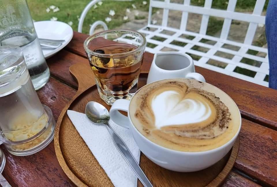 Je T'Aime Cafe & Villa Sing Buri Bagian luar foto